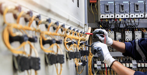 Professional Electrician technician working in Richland, WA